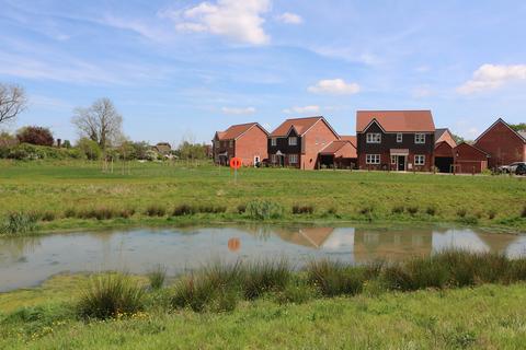 4 bedroom detached house to rent, Tanners Meadow, Brockham