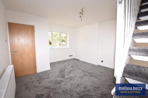 2 bedroom townhouse to rent, Watkins Drive, Manchester M25