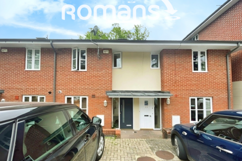 2 bedroom terraced house to rent, Grange Close, Winchester