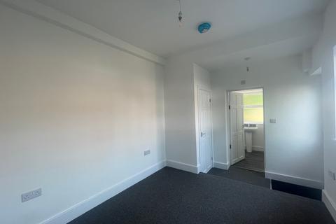 2 bedroom apartment to rent, Winchester Road, Southampton SO16