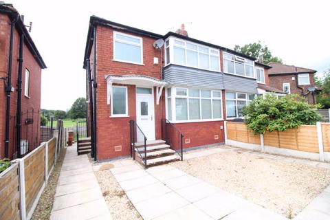 3 bedroom semi-detached house to rent, Heywood Road, Manchester M25