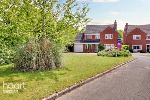 5 bedroom detached house for sale, Norwich Road, Dereham