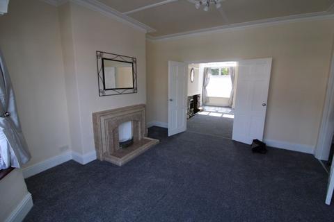 4 bedroom semi-detached house for sale, Richmond Avenue, Manchester M25