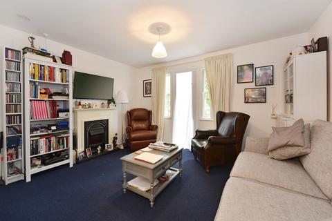 1 bedroom apartment for sale, Victoria Park Road, London E9