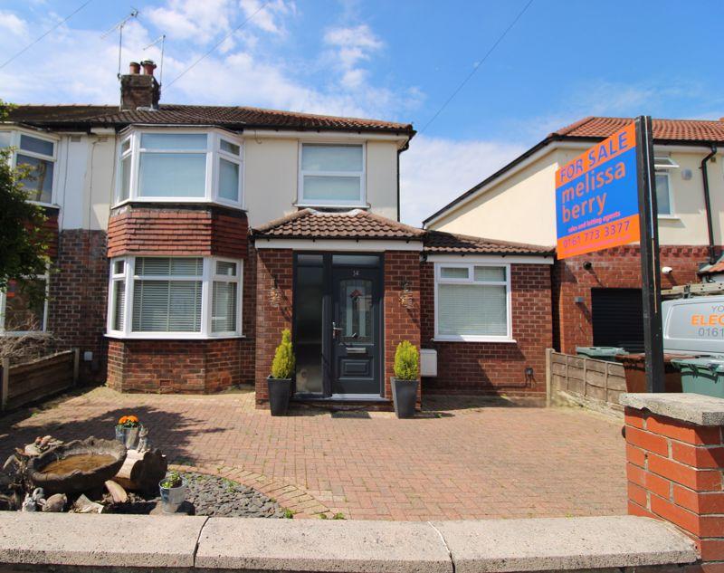 Alexander Drive, Bury BL9 4 bed semidetached house for sale £315,000