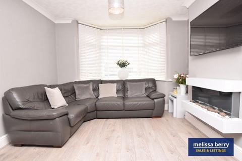 14 Alexander Drive, Bury, BL9 8PF
