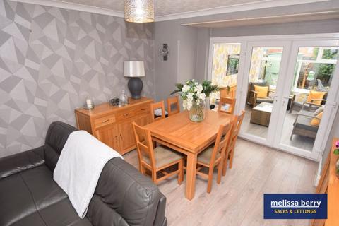 14 Alexander Drive, Bury, BL9 8PF