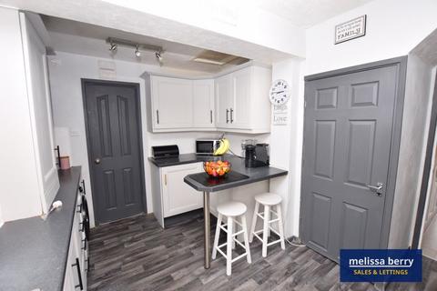 14 Alexander Drive, Bury, BL9 8PF