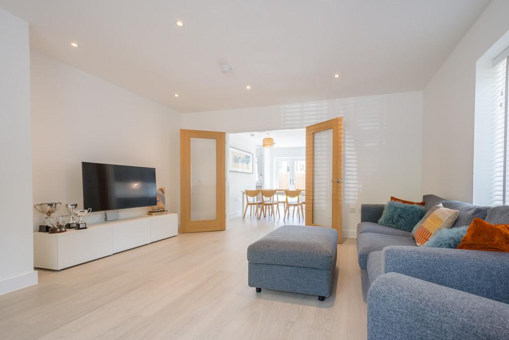 8 Janes Grove Empty -9