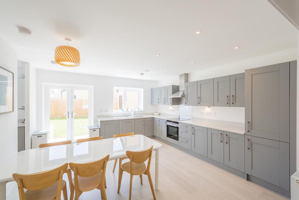 8 Janes Grove Empty -11