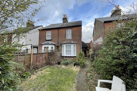 3 bedroom semi-detached house to rent, Victoria Place, Epsom