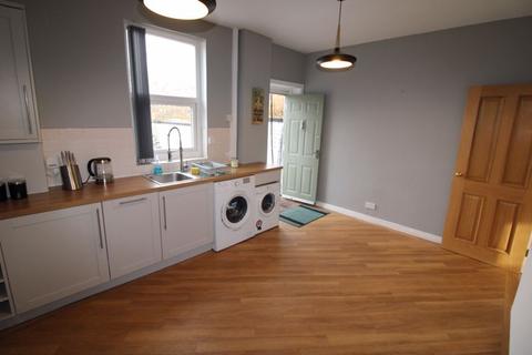 2 bedroom terraced house to rent, Croft Lane, Bury BL9