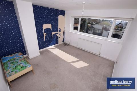 16 Harris Drive, Bury, BL9 8PS