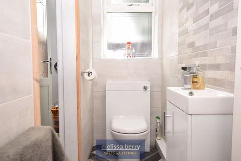 2 Bleasdale Close, Bury, BL9 8EW