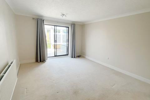 2 bedroom end of terrace house for sale, Lyndon Gardens, High Wycombe HP13