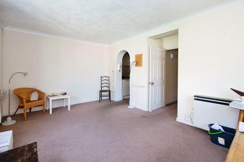 2 bedroom flat for sale, Station Street, Lewes BN7