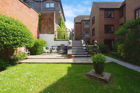 2 bedroom flat for sale, Station Street, Lewes BN7