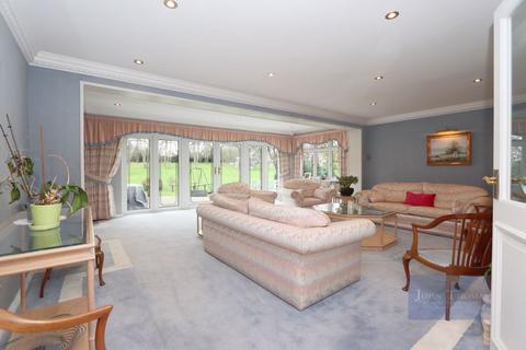 5 bedroom detached house for sale, Lyndhurst Rise, Chigwell IG7