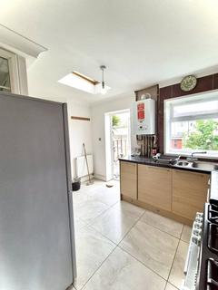 3 bedroom terraced house to rent, Firs Lane, N13