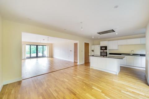 4 bedroom detached house to rent, Abbot Road, Guildford GU1