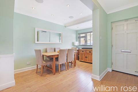 4 bedroom semi-detached house for sale, Avenue Road, Woodford Green IG8