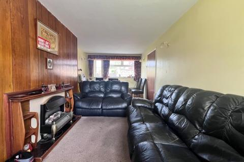 3 bedroom end of terrace house for sale, Birch Avenue, Burntwood