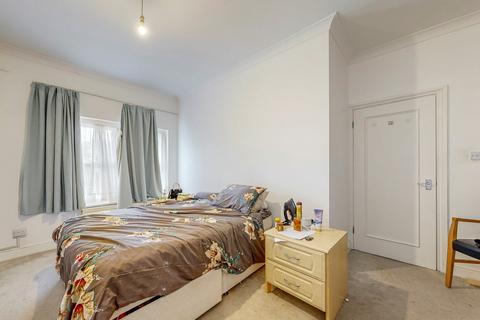 3 bedroom duplex for sale, Flat 6, Minster Road NW2