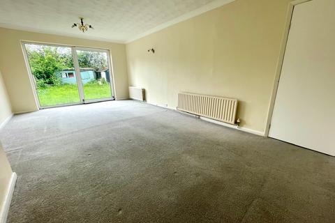 3 bedroom semi-detached house to rent, Maple Crescent, Penketh, Warrington