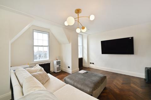 2 bedroom apartment to rent, Chalfont Court, Baker Street