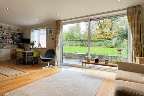 8 Clays Hill, Bramber, Steyning, BN44 3WD