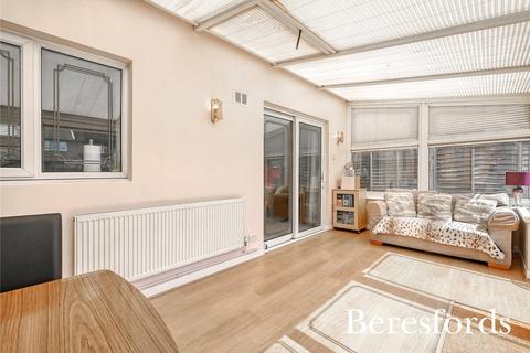 26 Sunflower Way, Romford, RM3 0XB