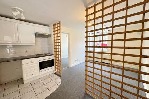 1 bedroom maisonette to rent, Coopers Mews, Adelaide Street, Luton, LU1 5BB
