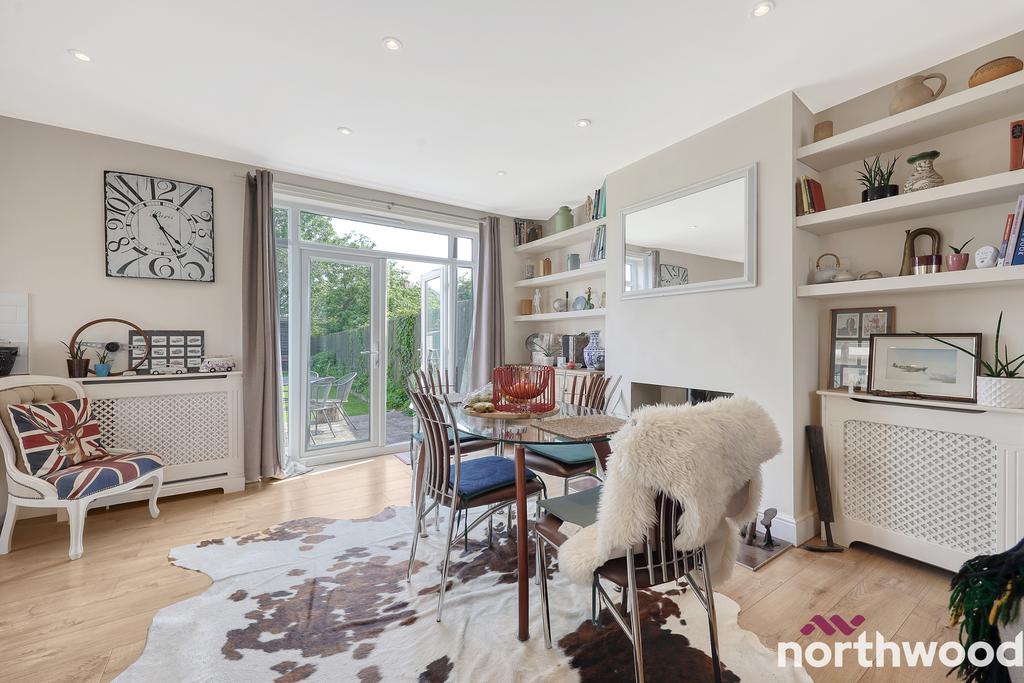 Kings Road, Chelmsford, CM1 3 bed semidetached house for sale £400,000