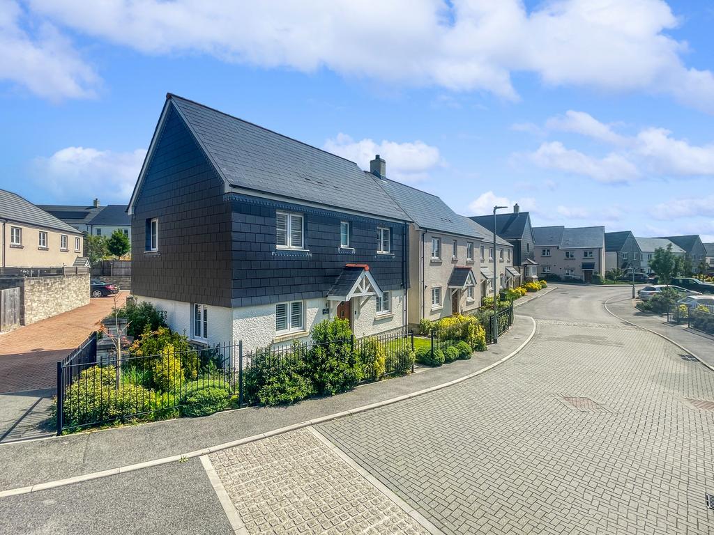 St. Erme, Truro TR4 3 bed detached house for sale £375,000