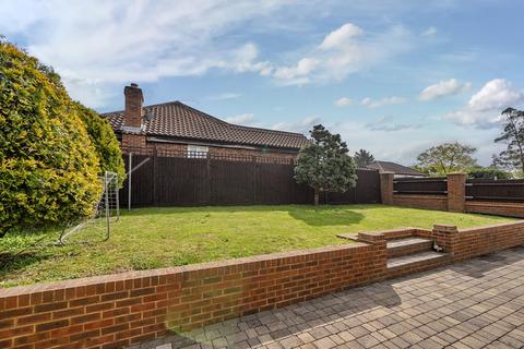 4 bedroom bungalow for sale, Lyndhurst Gardens, Pinner, Middlesex