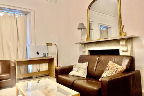1 bedroom flat to rent, 3 Belvedere Villas, Bath BA1