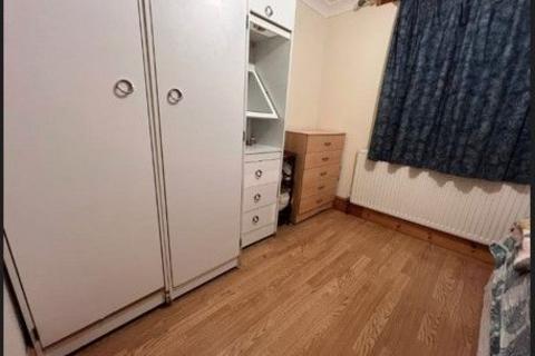 1 bedroom in a house share to rent, Double Room - 2