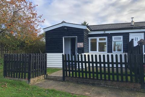 1 bedroom semi-detached bungalow to rent, Hempstead Road, Radwinter CB10