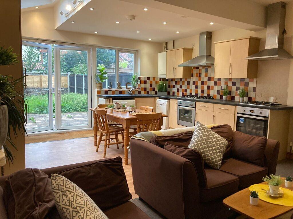 Lounge Dining