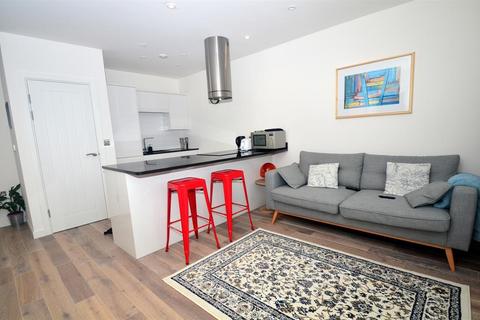 1 bedroom flat to rent, Novellus Court, Epsom KT18