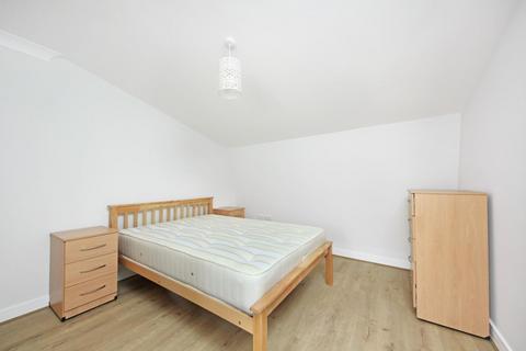 1 bedroom flat to rent, The Vale, W3