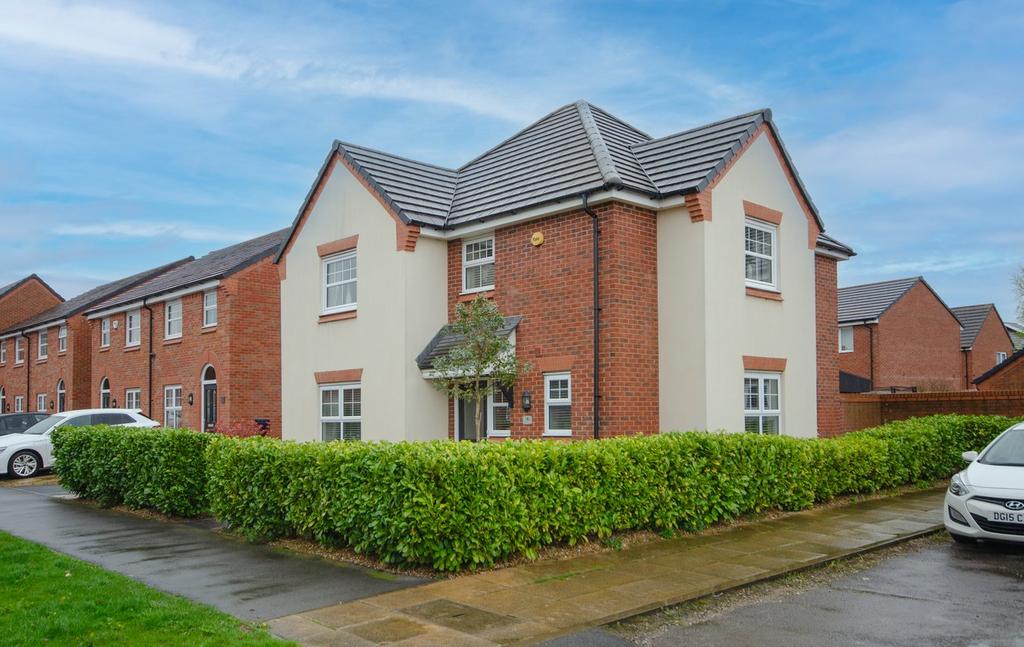 Walker Road, Northwich, CW8 4 bed detached house for sale £360,000