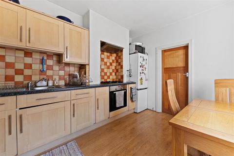 1 bedroom maisonette for sale, Pembury Road, London