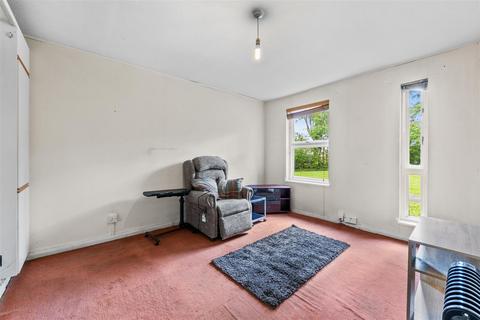 51 Shinners Close, London, SE25 5JQ