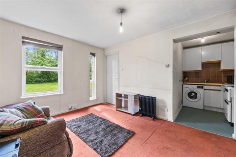51 Shinners Close, London, SE25 5JQ