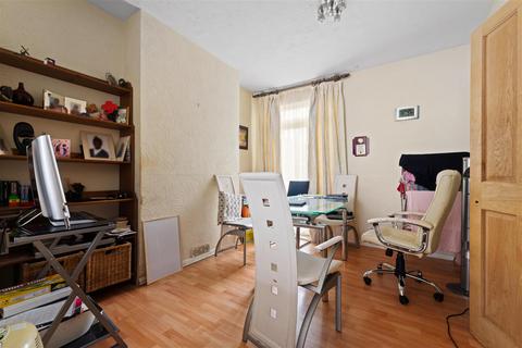 44 Manor Road, London, SE25 4TD