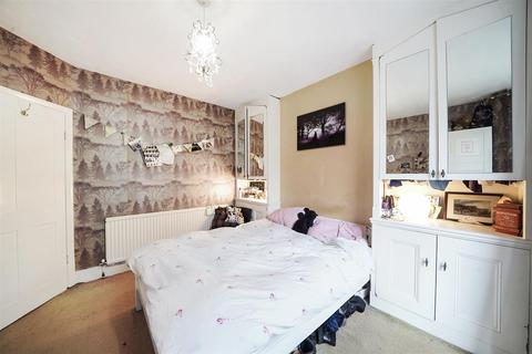 3 bedroom maisonette for sale, Archer Road, London