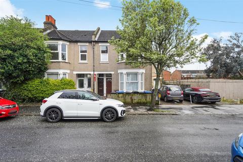 3 bedroom maisonette for sale, Archer Road, London