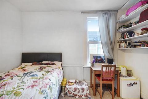 3 bedroom maisonette for sale, Archer Road, London