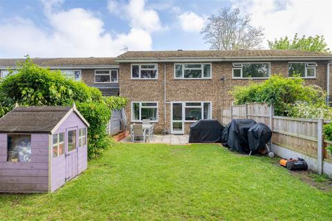 3 bedroom terraced house for sale, Brayes Manor, Stotfold SG5 4DW